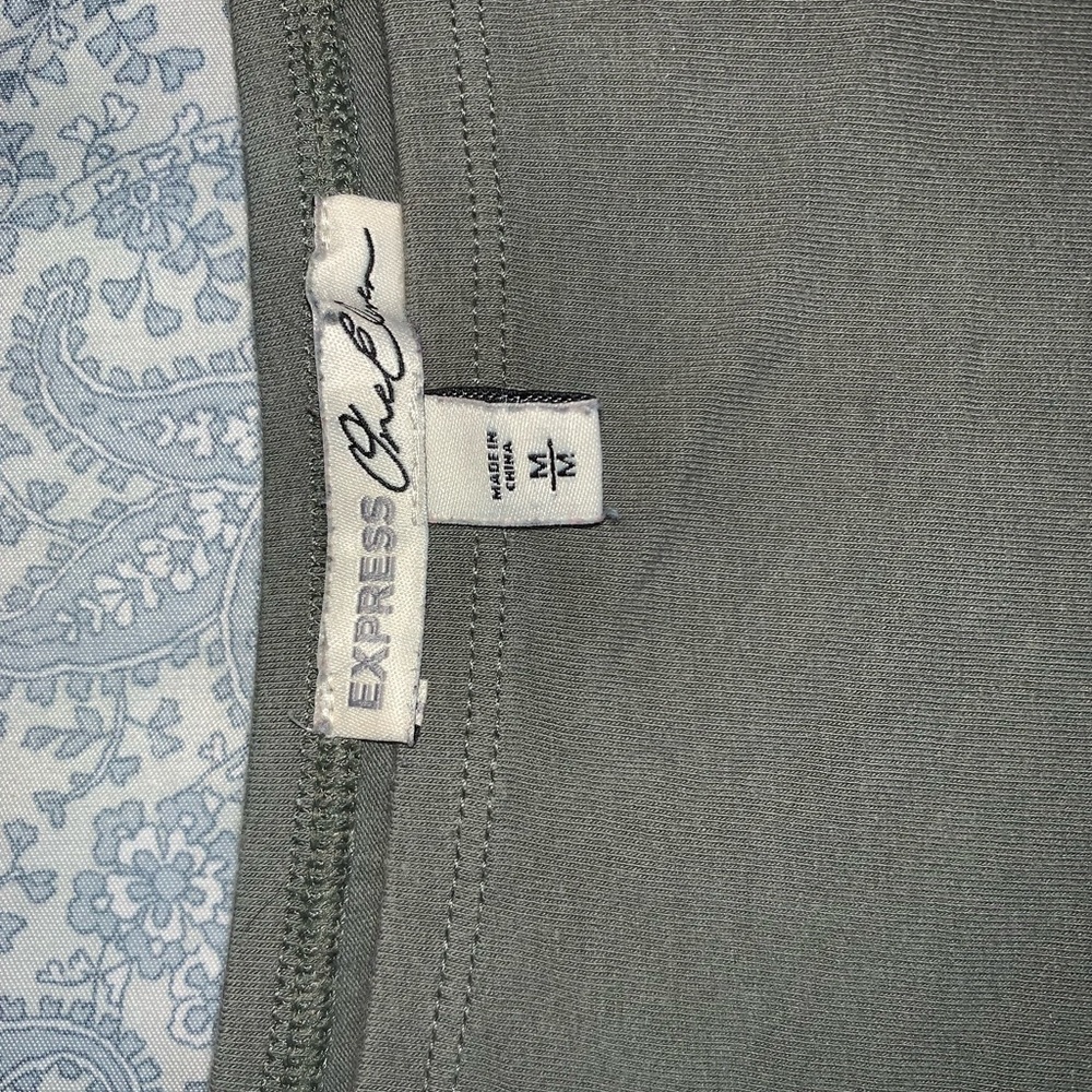 Express Sz M olive crop top.